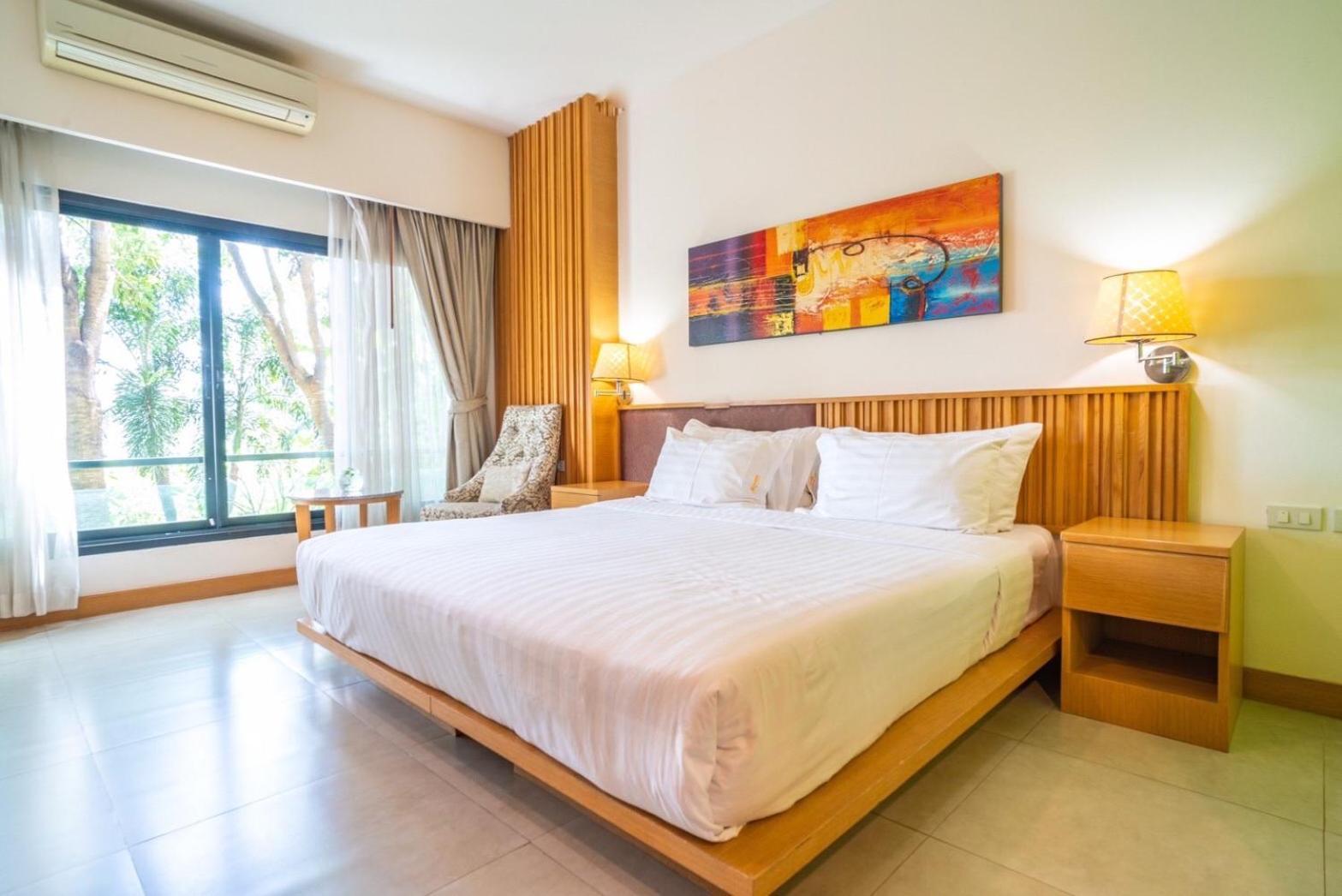 Mamaison Hotel Бурирам Екстериор снимка