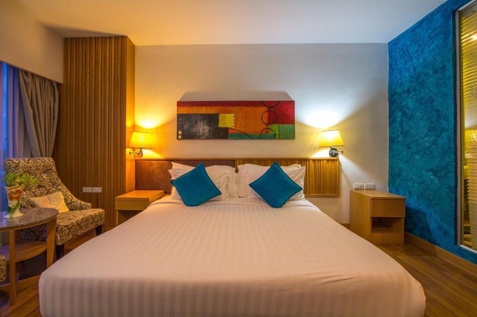 Mamaison Hotel Бурирам Екстериор снимка