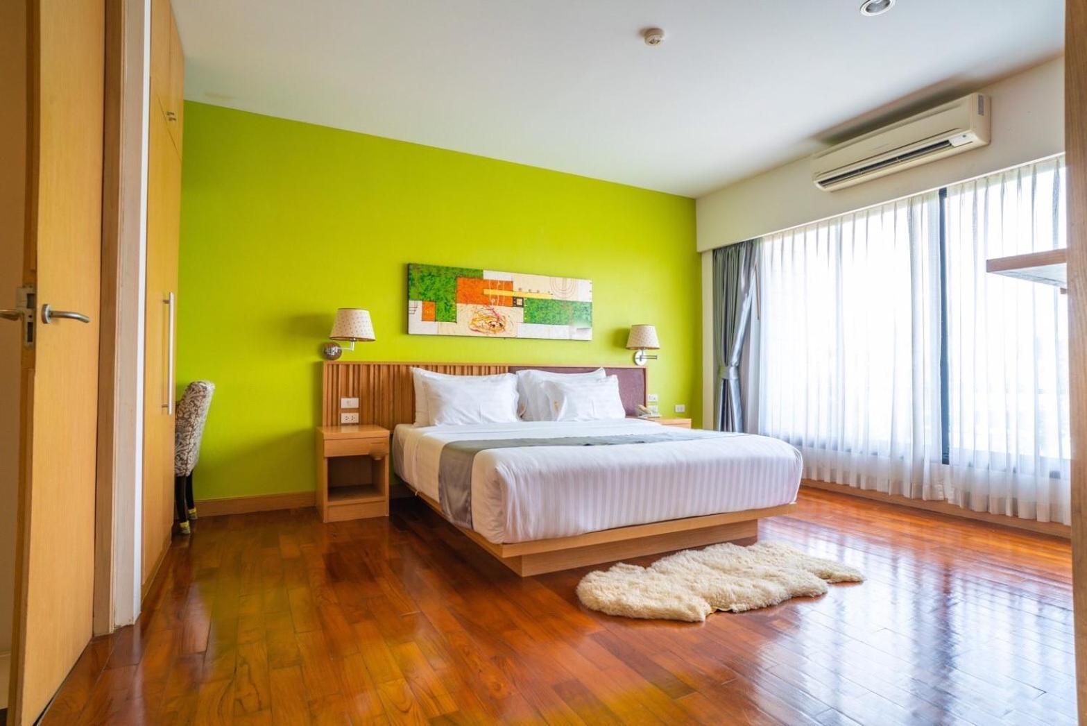 Mamaison Hotel Бурирам Екстериор снимка