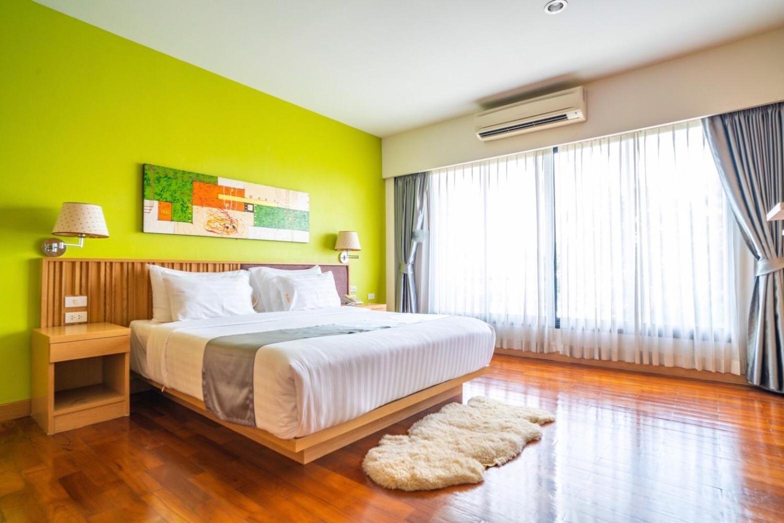 Mamaison Hotel Бурирам Екстериор снимка