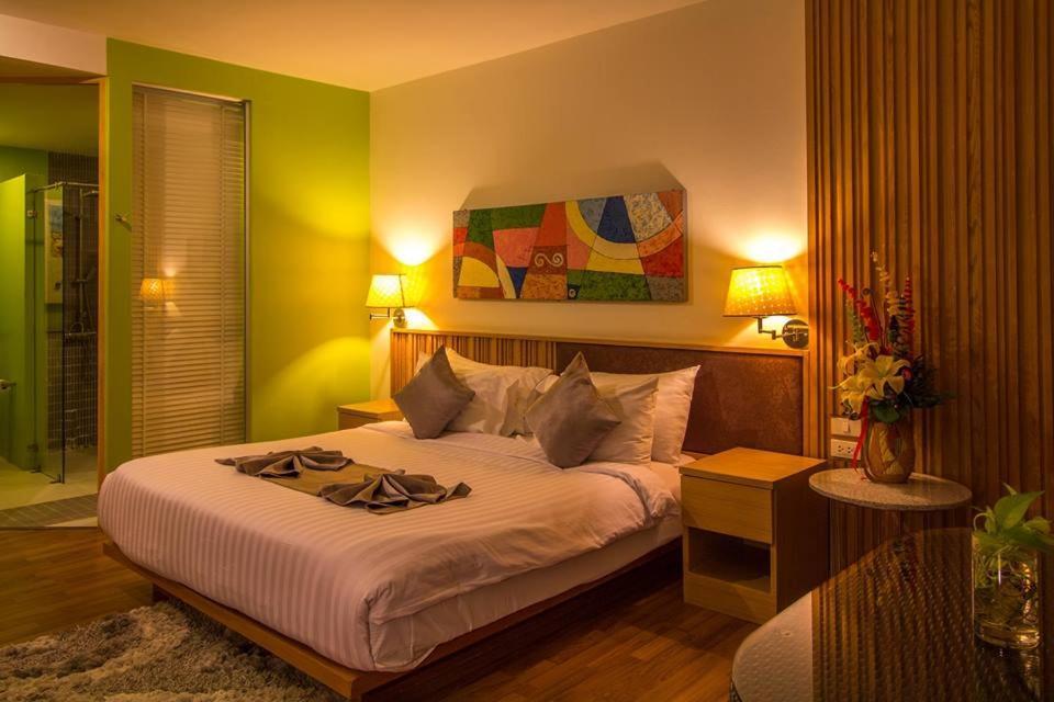 Mamaison Hotel Бурирам Екстериор снимка