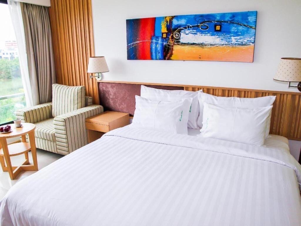 Mamaison Hotel Бурирам Екстериор снимка