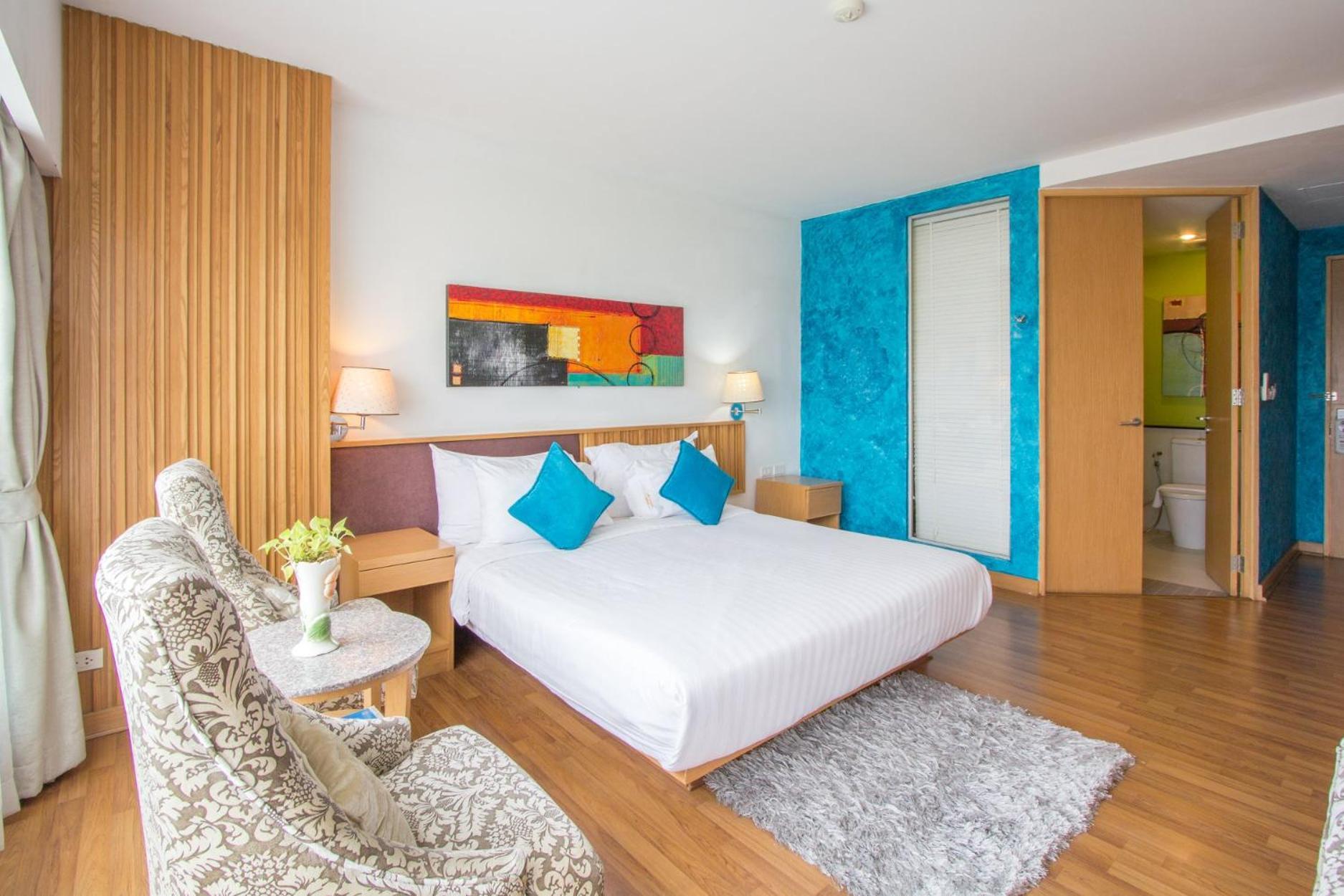 Mamaison Hotel Бурирам Екстериор снимка