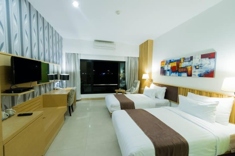 Mamaison Hotel Бурирам Екстериор снимка