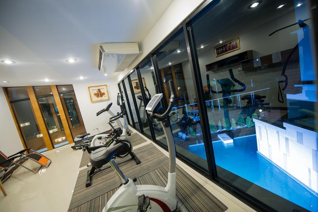 Mamaison Hotel Бурирам Екстериор снимка