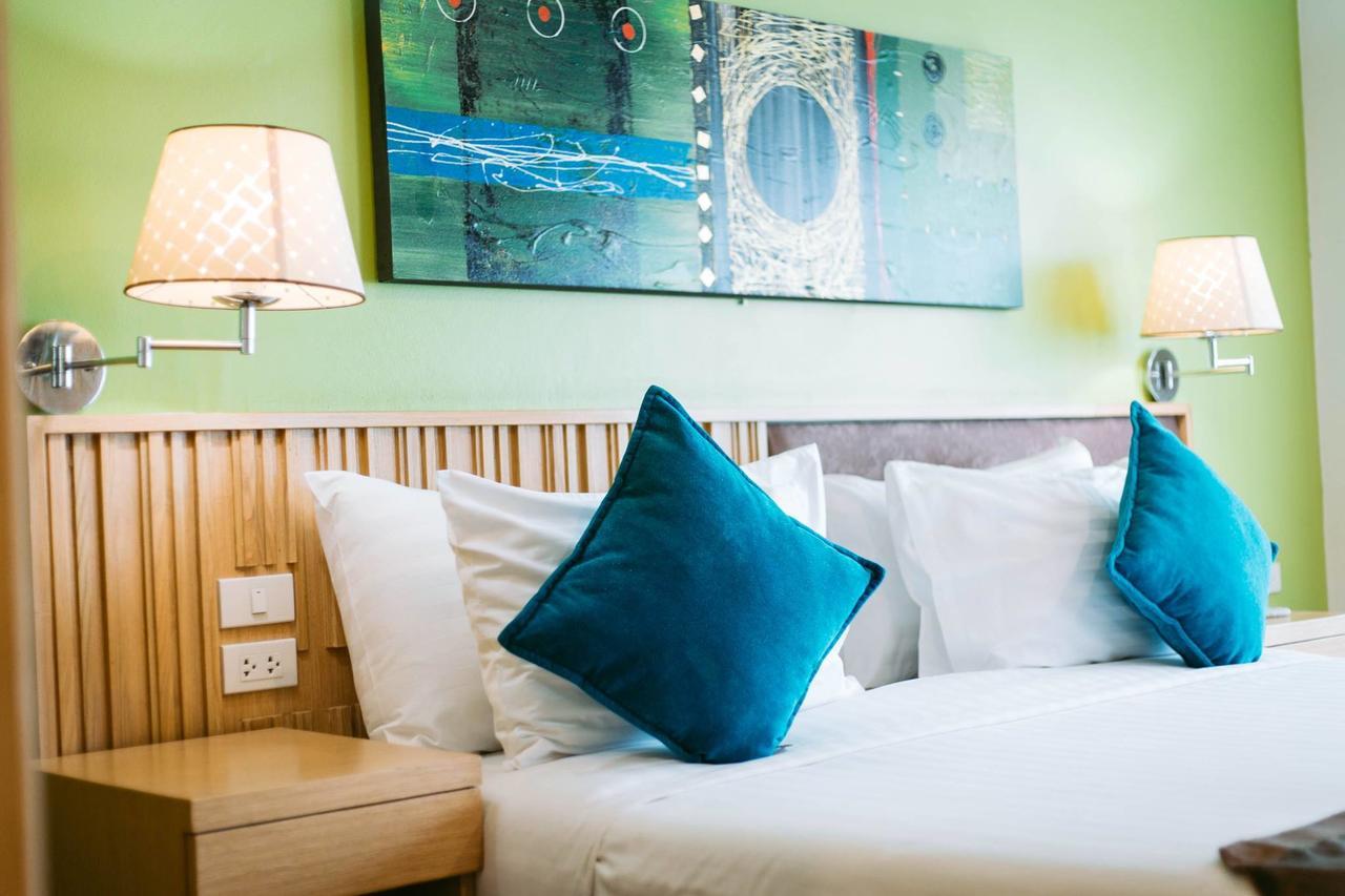 Mamaison Hotel Бурирам Екстериор снимка