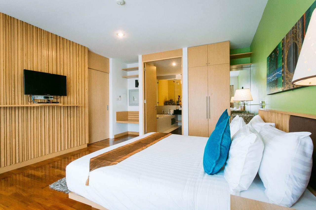 Mamaison Hotel Бурирам Екстериор снимка