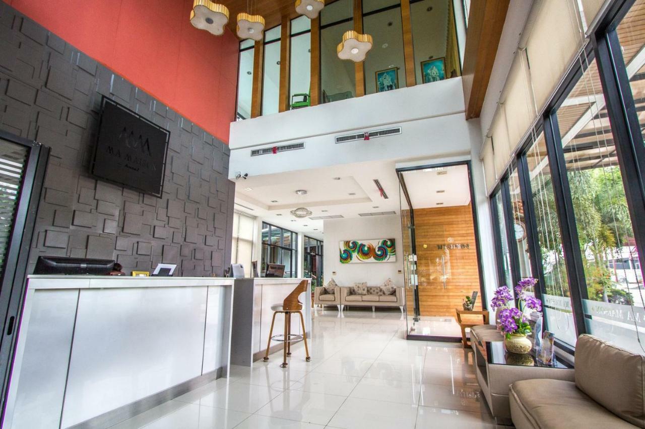 Mamaison Hotel Бурирам Екстериор снимка